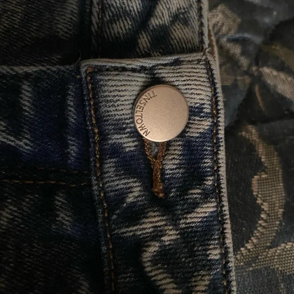 💙TINSLETOWN Washed Out Distressed Skinny Jeans💙 - Picture 6 of 11